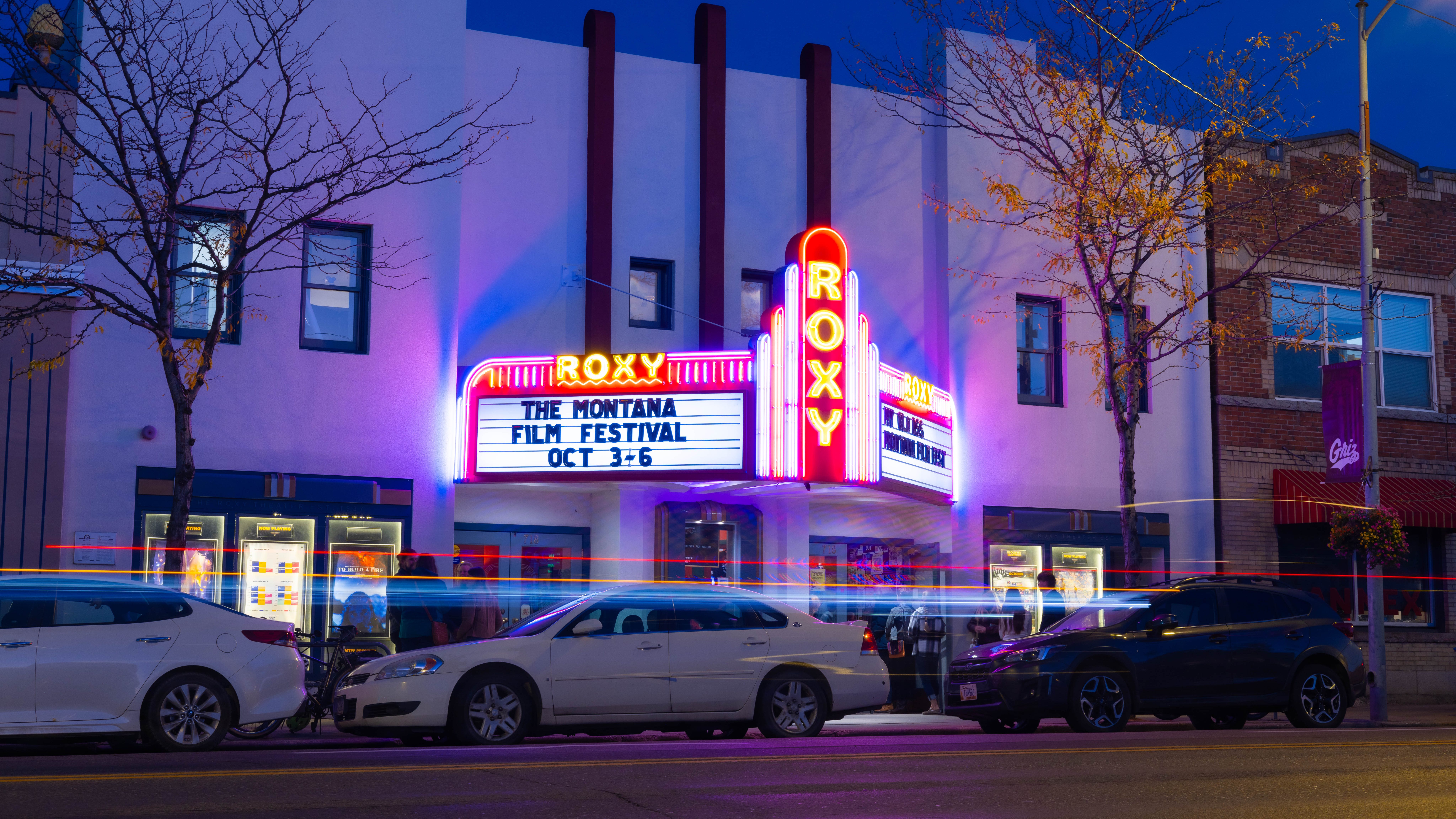 Image of the Roxy Theater's Facade